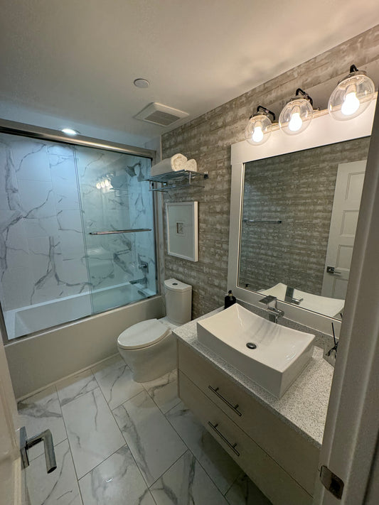 Serene Wallpaper in a Bathroom
